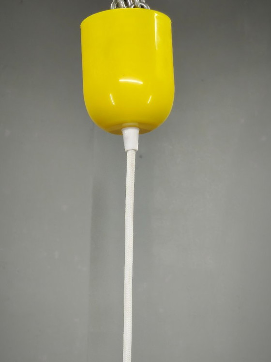 1970er Guzzini Meblo Trumpet Space Age Pendelleuchte, Italien – Kronleuchter, Plastic (photo 9 of 11)