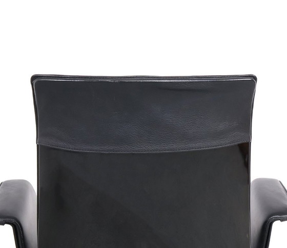 Image 1 of Sedia girevole Walter Knoll "The Bucket Chair", nera