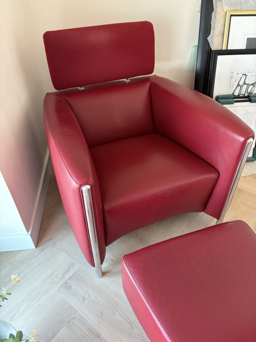 Leolux Goncharov armchair with ottoman | Red leather | Design classic