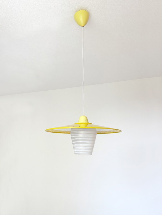 Image 1 of Lampada Mid Century Modern in vetro opalino, design olandese