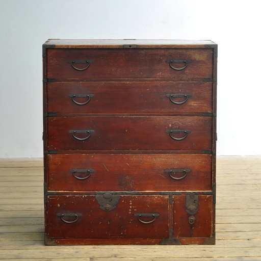Cómoda japonesa Tansu, circa 1870.