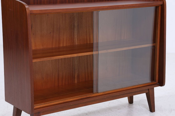 Image 1 of Cassettiera vintage con ante in vetro anni '60 | Armadio da corridoio di metà secolo | Legno retrò anni '70 #06-14
