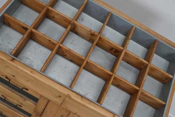 Image 1 of Vintage Nederlandse grenen haberdashery winkelkast met glazen fronten