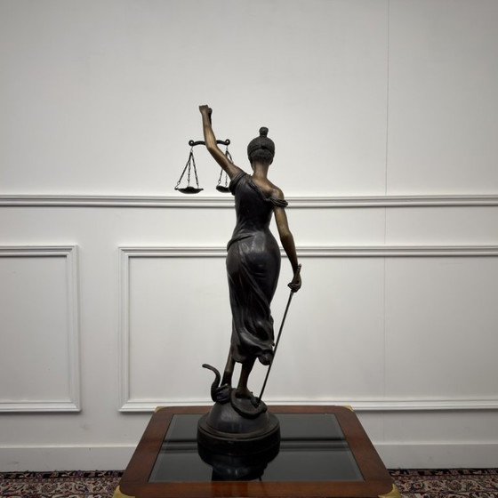 Bronzeskulptur Dame Justitia – Bildhauerei (photo 4 of 10)