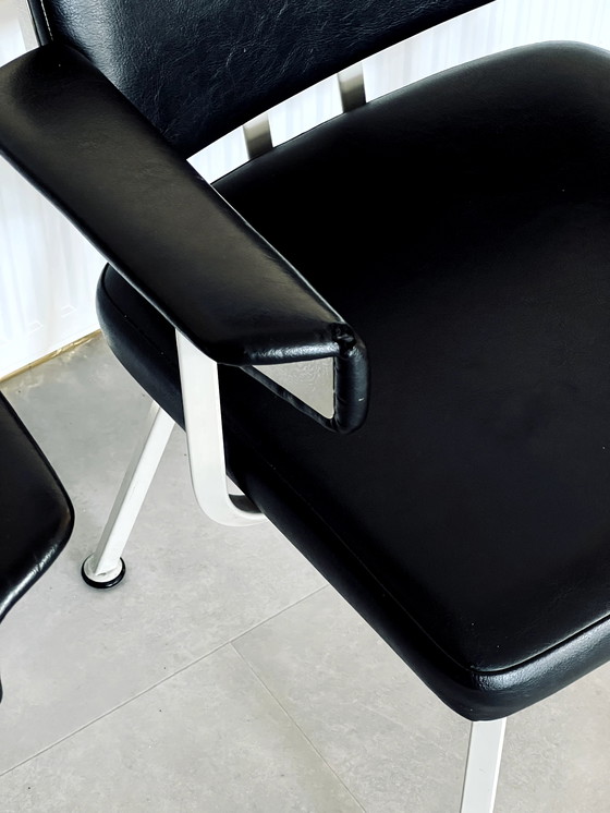 Image 1 of Ahrend Friso Kramer Resort sillas 1960s cuero negro