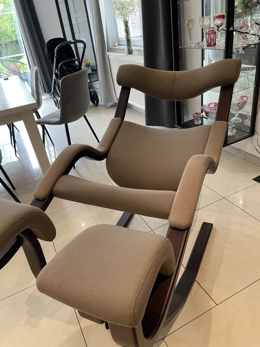 Poltrona Gravity Balans di Peter Opsvik per STOKKE /Varier – verstelbare relaxstoel, Wood, Textile