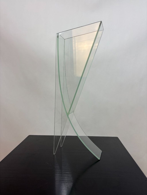 Gebogene Glasvase aus den 1980er Jahren