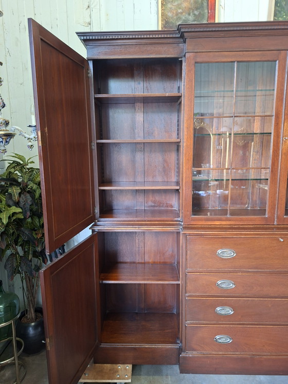 Image 1 of Antieke Engelse vitrinekast, boekenkast, wandmeubel,  met secretaire met ingelegd leer afm. 243x47cm en 221 cm hoog