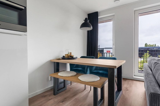 Image 1 of Eettafel set 4 personen met bankje en 2 stoelen – modern / industrieel