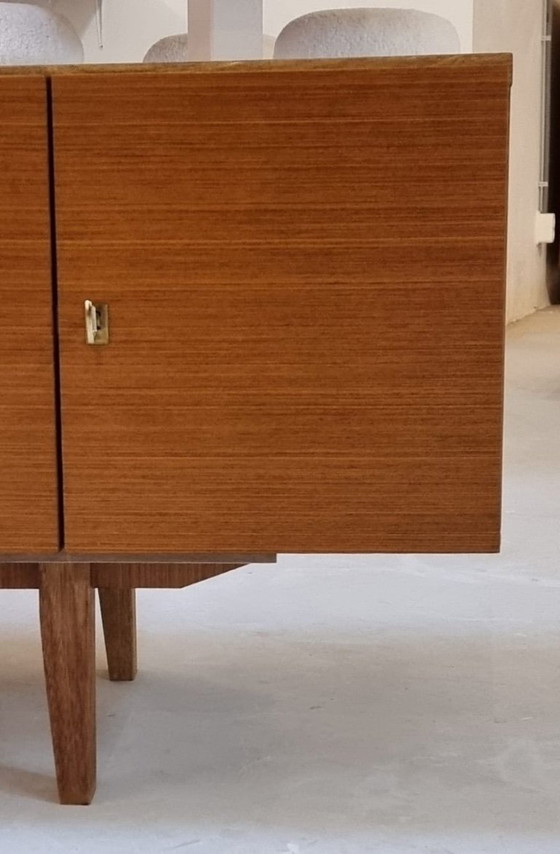 Image 1 of Credenza bassa di metà secolo