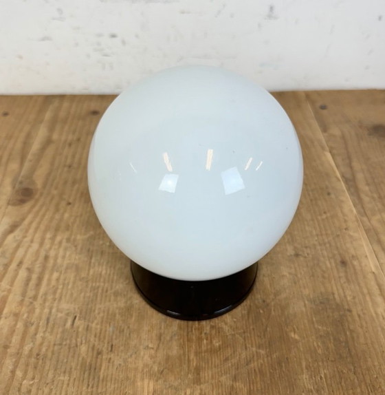 Image 1 of Lampada da parete o da soffitto vintage in bachelite marrone con vetro opalino, anni '60