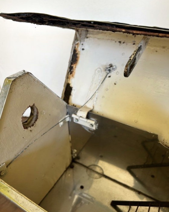 Image 1 of Cassetta delle lettere antica fatta a mano