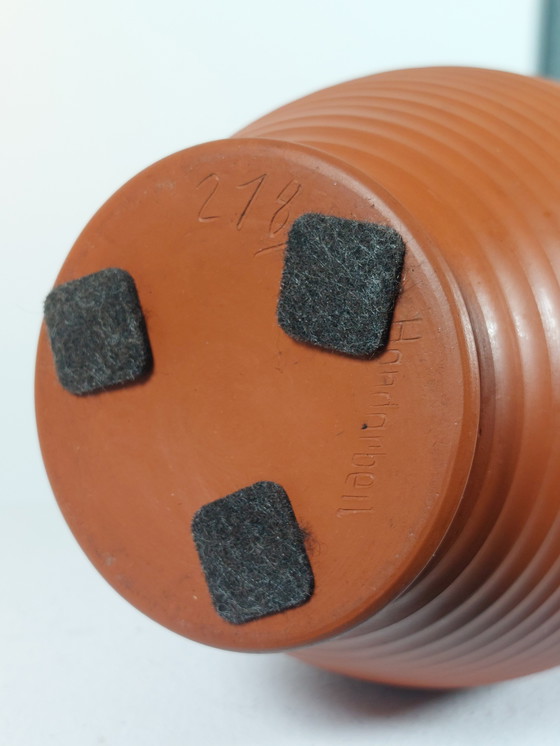 Image 1 of Vaso in terracotta vintage di metà secolo con decorazione a coste Jawa, fatto a mano