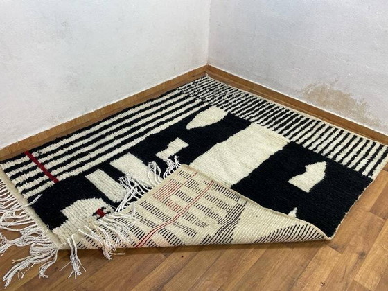 Marokkanischer schwarzer Teppich 200cm x 100cm – Teppiche & Läufer, Wool (photo 8 of 9)