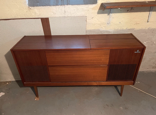 Mueble estéreo para conciertos Grundig KS570