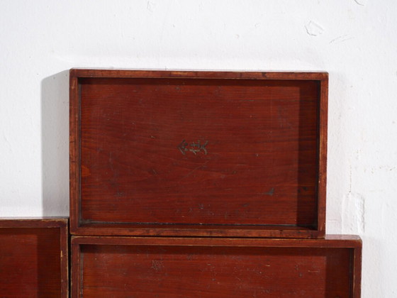 Set di 7 vassoi da portata giapponesi antichi in legno – Periodo Taishō–Showa (c.1910–1940) (photo 34 of 40)