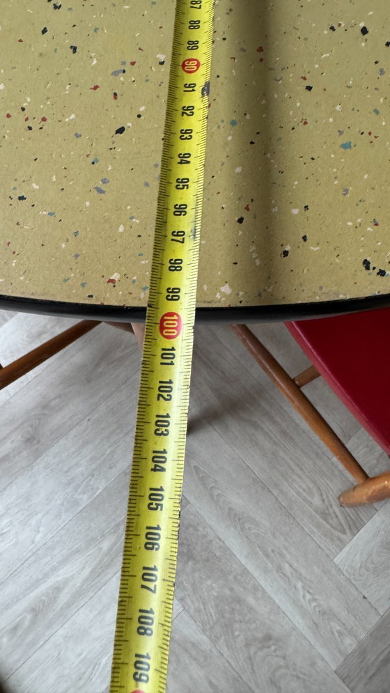 Image 1 of Silla de láminas 4x con tablero de terrazo