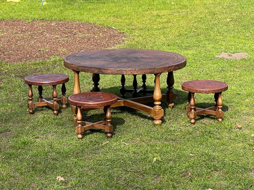 Vintage-Tisch mit Lederplatte im aztekischen/mayanischen Equipale-Stil