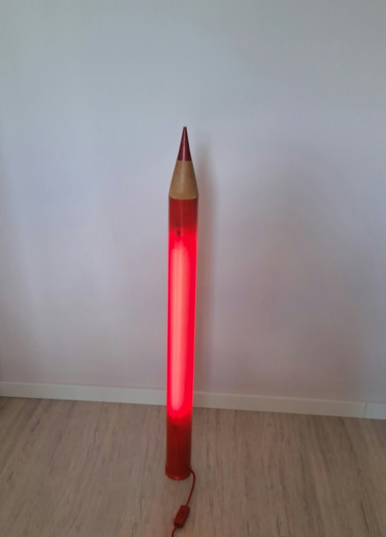 Rare 1970s Pop Art Giant Pencil Floor Lamp – Red 100 cm – Floor lights, Plastic, Wood (photo 8 of 8)