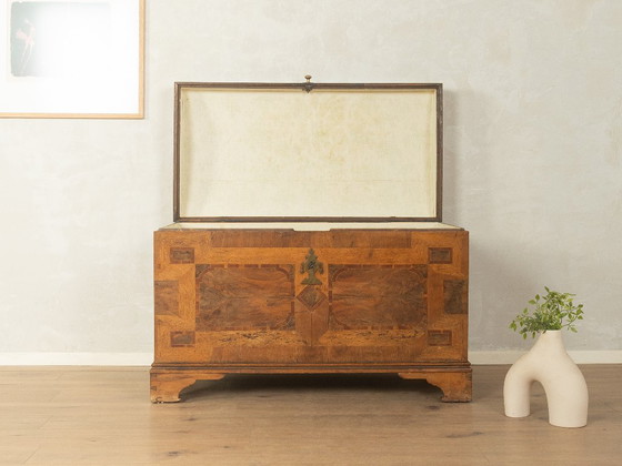 Biedermeier round-lidded chest with inlay, circa 1840, Storage cabinet, Wood, Metal, Brown, Vintage (photo 5 of 9)