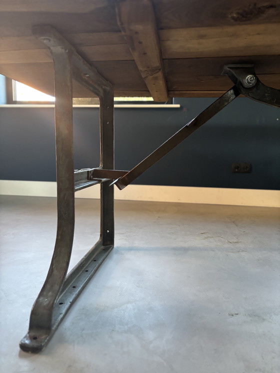 Image 1 of Table de salle à manger industrielle unique