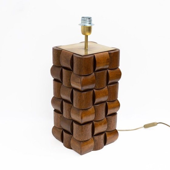Coppia di lampade da tavolo scultoree in teak e ottone, Italia – Wood, Brass (photo 3 of 6)
