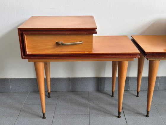 Image 1 of PAIR OF ASYMMETRICAL VINTAGE BEDSIDE TABLES FROM THE 1960s IN VARNISHED BEECH & BRASS