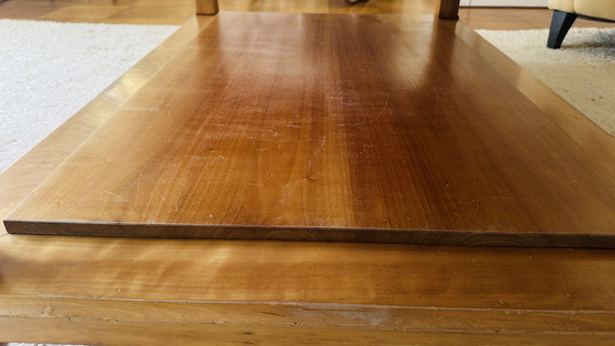 Image 1 of Salontafel kersenhout naar model van Frank Lloyd Wright
