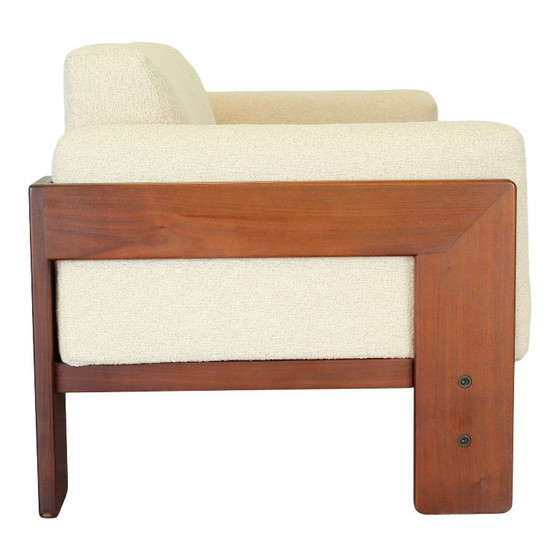 Image 1 of Canapé deux places « Bastiano » restauré en boucle blanc cassé et noyer par Afra et Tobia Scarpa pour Gavina, 1966