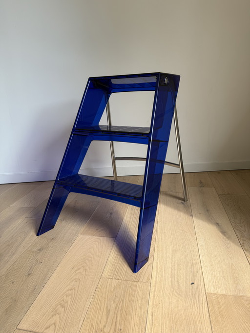 UPPER KARTELL ITALIAN DESIGN BLEU KLEIN BLUE STARCK MEMPHIS
