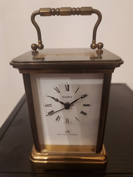 Image 1 of Prachtige Messing Matthew Norman Reisklok (Swiss Made) – Quartz