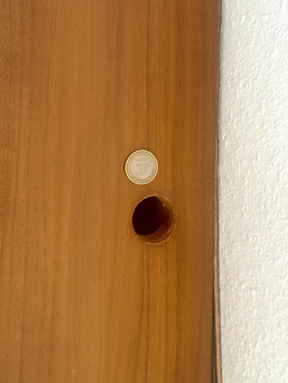 Image 1 of Notenhouten dressoir van Loco