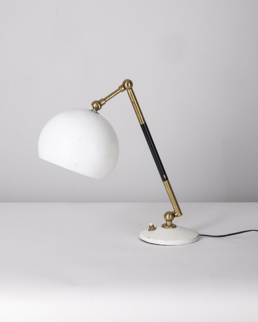 Lampe de table vintage des années 1960 en laiton et métal blanc design italien