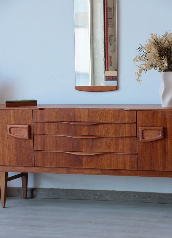 Image 1 of Skandinavisches Teak-Sideboard, 1960er Jahre - Restauriertes Beautility-Sideboard