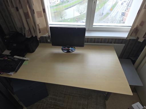 Design bureau met lade