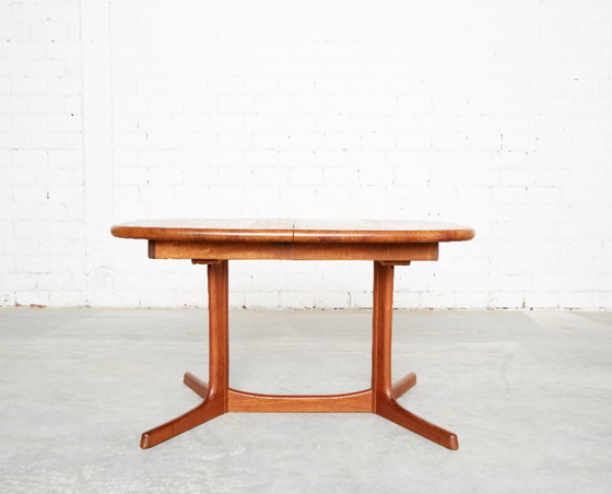 Juul Kristensen Superelliptical Mid-Century Dining Table for Glostrup – Wood (photo 2 of 17)