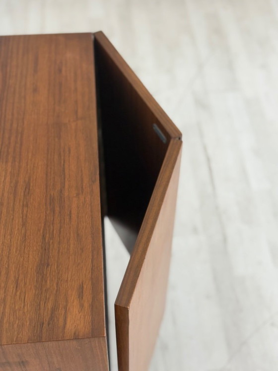 Image 1 of Cómoda de mediados de siglo Armario de salón Armario