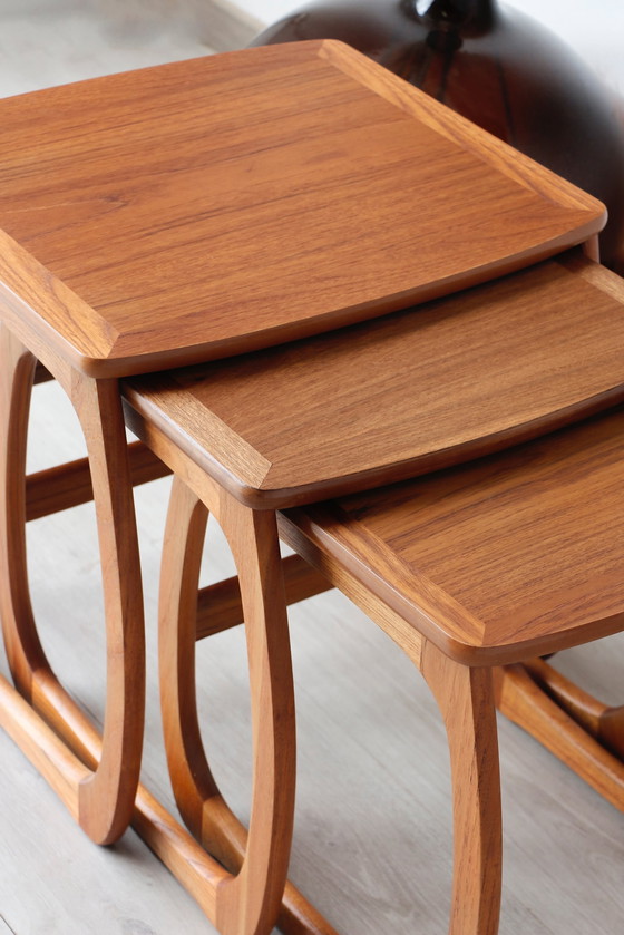 Image 1 of Tables Gigognes Vintage en Teck – Design Années 60 | Meubles Nathan