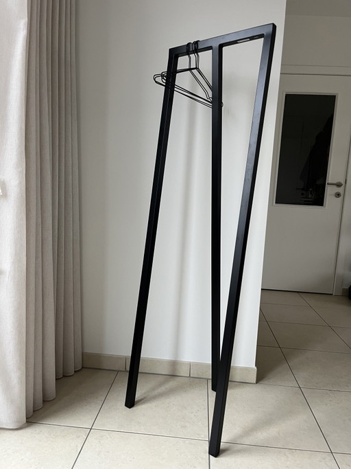 1 soporte para heno tipo loop, incluye juego de perchas.