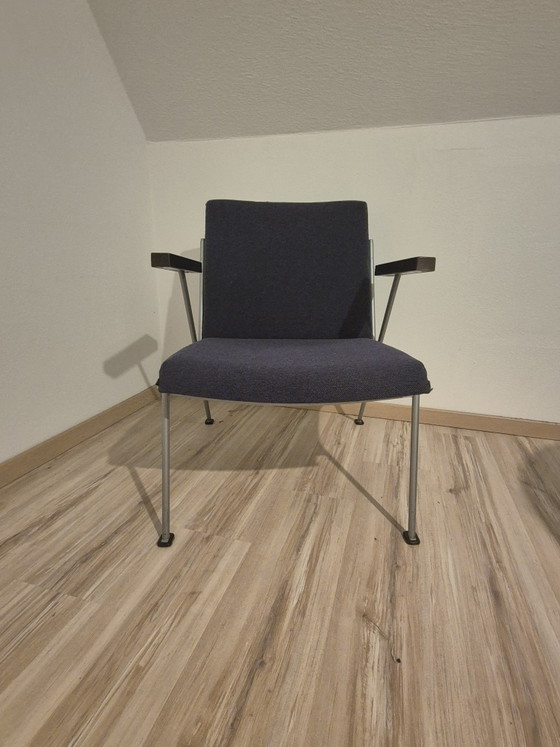 Image 1 of OASE stoel van Wim Rietveld uit de Cirkel fabriek in Zwanenburg