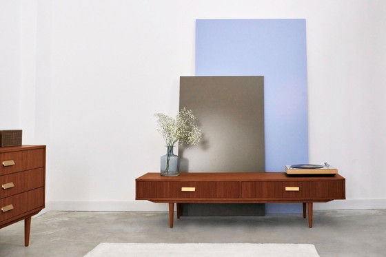 Image 1 of Lowboard 2 laden eiken gebeitst teak - L02