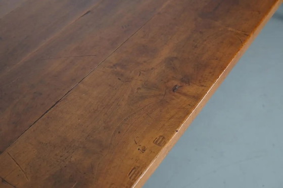 Image 1 of Antiker französischer rustikaler Bauernhaus-Esstisch aus Kirschholz aus dem frühen 20. Jahrhundert