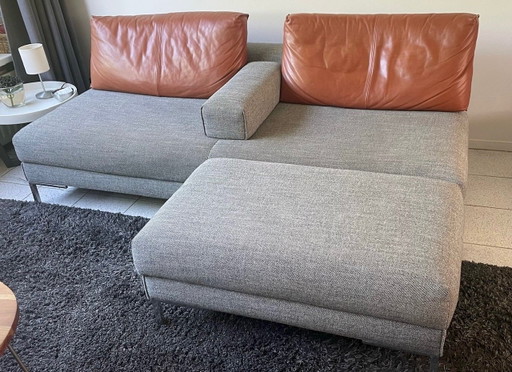Design on Stock Aikon Lounge-Sofa mit Fußhocker