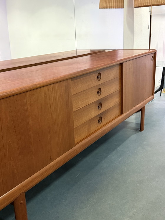 Image 1 of H.W. KLEIN VOOR BRAMIN TEAK HOUT ZIJBORD 225cm DENEMARKEN 1960