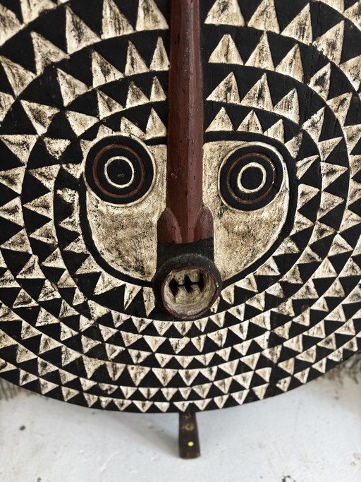 Máscara de arte tribal