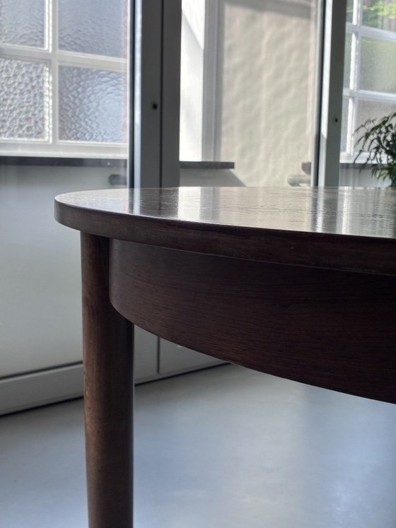 Vintage V-Form Extendable Round Dining Table – 1960s – Wood (photo 8 of 17)