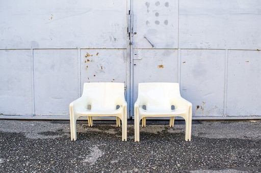 Pair of Vicar armchairs by Vico Magistretti for Artemide, 1970s