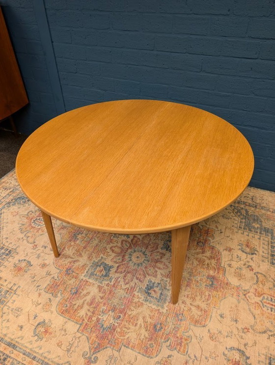 Image 1 of Vintage eiken ronde eettafel, model 55 van Omann Jun, jaren 60