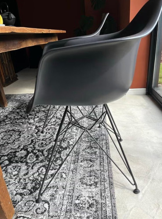 Image 1 of Silla Vitra DAR Eames