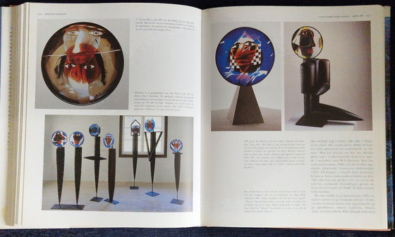 Image 1 of Svenskt Glas - Coffee table book about the history of Swedish glass 1150-1990